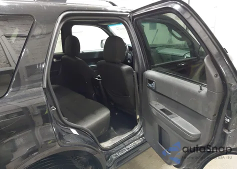 2011 Ford Escape Xlt z USA, uszkodzony, nr VIN 1FMCU9D72BKB87872